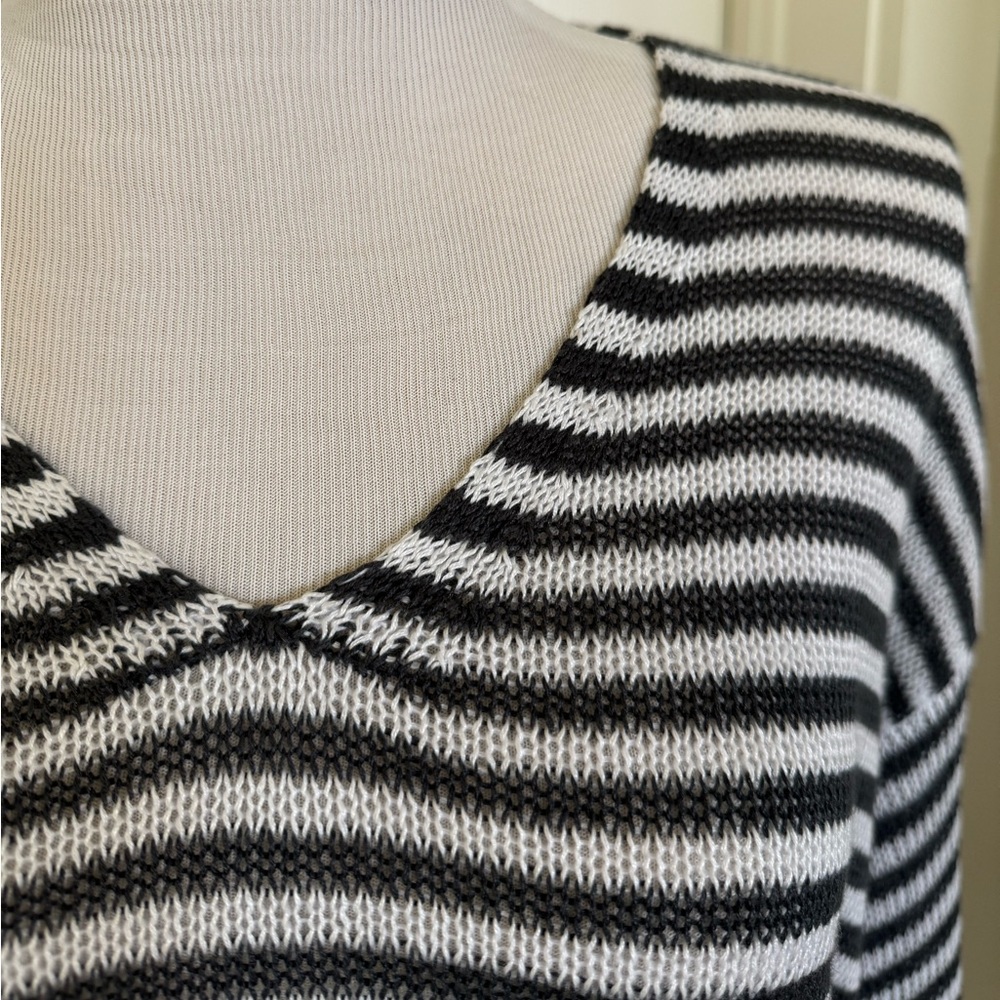 Eileen Fisher navy & white striped linen sweater - Picture 2 of 5